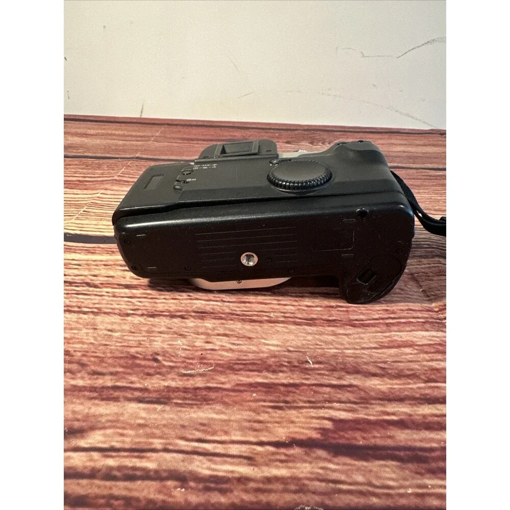 Canon EOS Elan II 35mm SLR Film Camera Body Only - READ - DOOR WON’T LATCH